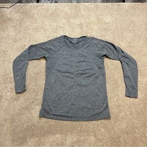 Women’s Athleta Shirt Size Small